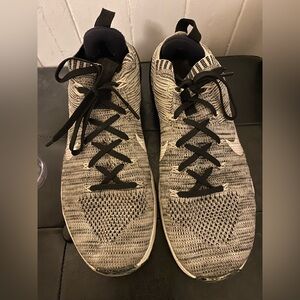 Nike Flyknit Sneakers